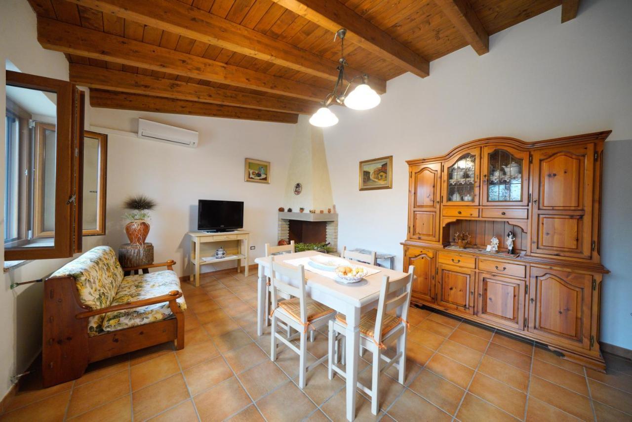 Appartement L'Oliveto à Nuxis Extérieur photo